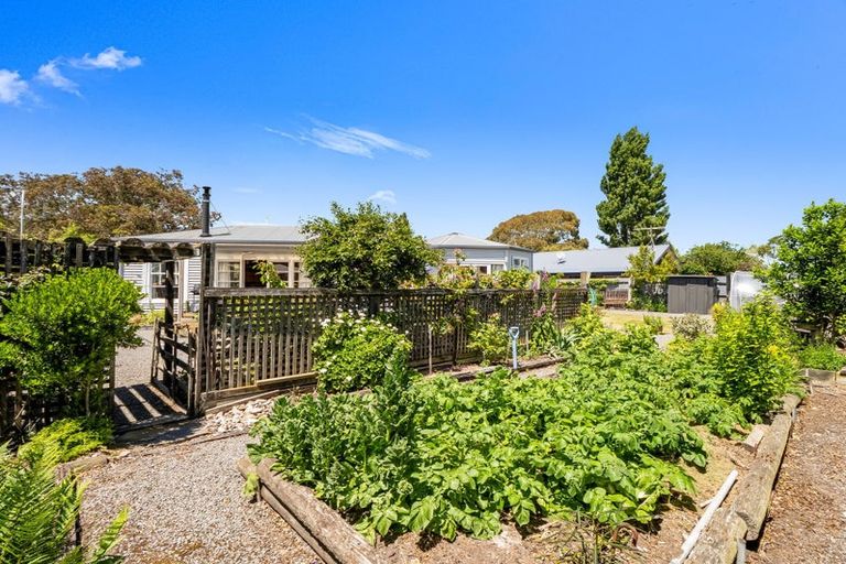 Photo of property in 22 Penfold Square, Leithfield, 7481