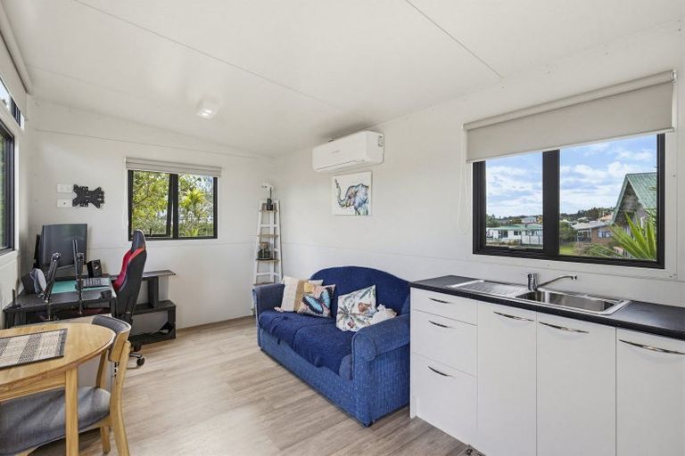 Photo of property in 10 Arataki Grove, Waitarere Beach, Levin, 5510