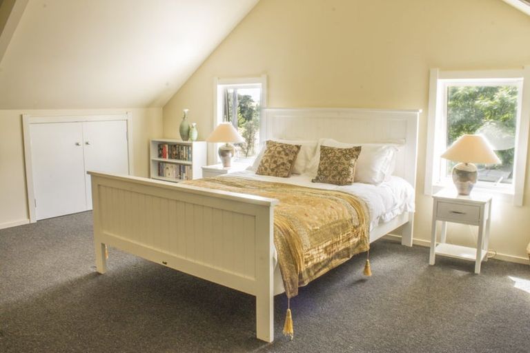 Photo of property in 211 Rochfort Road, Kahuranaki, Havelock North, 4295