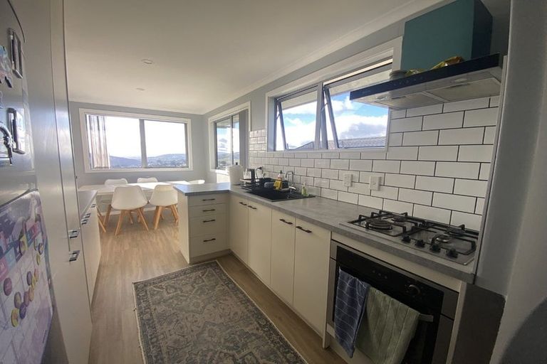 Photo of property in 61 Ruskin Road, Newlands, Wellington, 6037