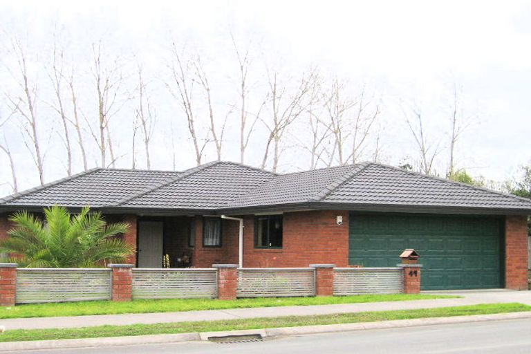 Photo of property in 49 Cabeleigh Drive, Helensville, 0800