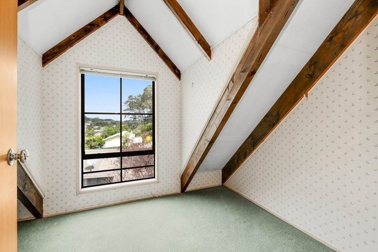 Photo of property in 13 Makiri Street, Helensville, 0800