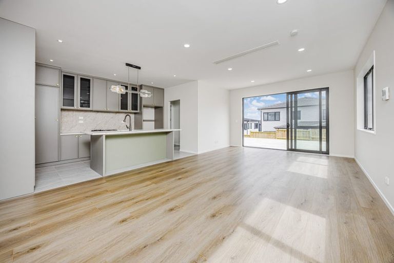 Photo of property in 27 Hauhake Road, Flat Bush, Auckland, 2019