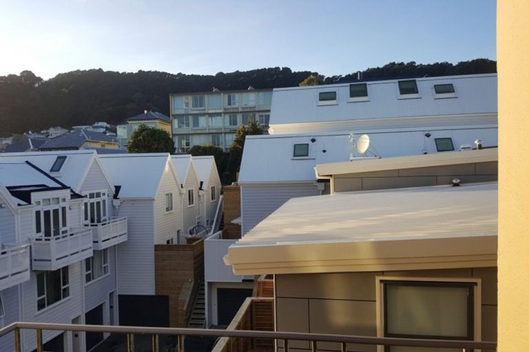 Photo of property in Pirie Street Townhouses, 28/35u Pirie Street, Mount Victoria, Wellington, 6011