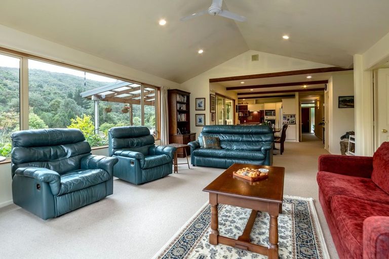 Photo of property in 1789 State Highway 2, Kaitoke, Upper Hutt, 5018