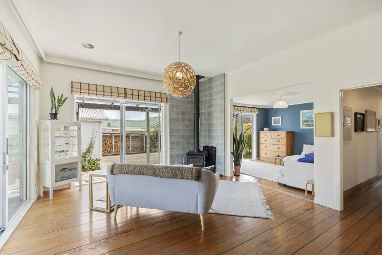 Photo of property in 5 Harris Street, Waitara, 4320
