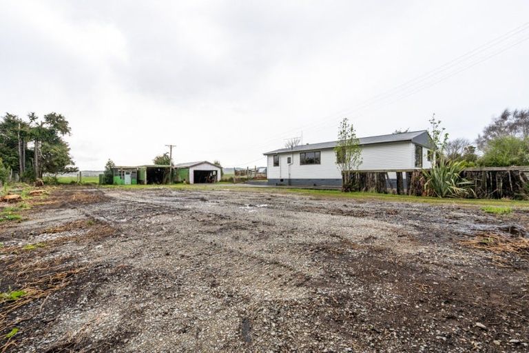 Photo of property in 25 Clifden Highway, Tuatapere, 9620