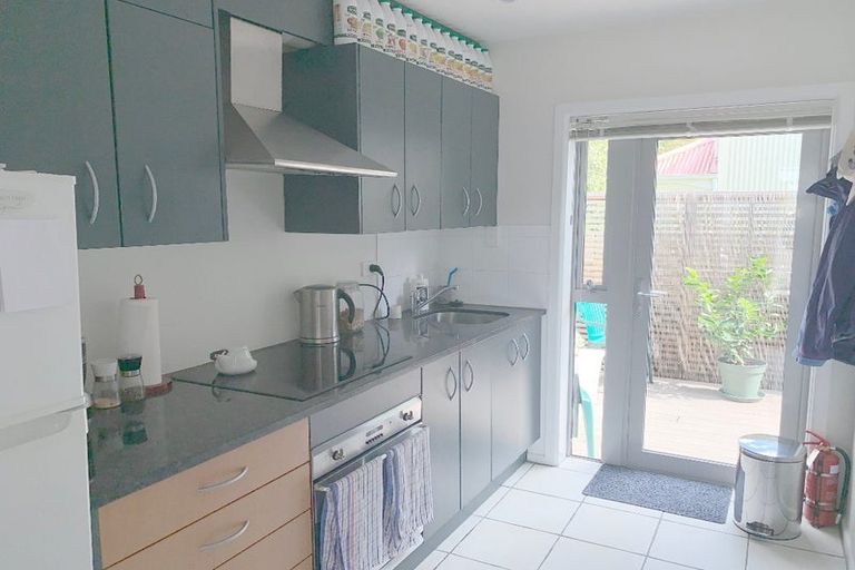 Photo of property in 231u8 Marine Parade, Seatoun, Wellington, 6022