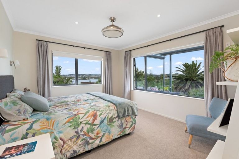 Photo of property in 37 Rosario Crescent, Red Beach, 0932