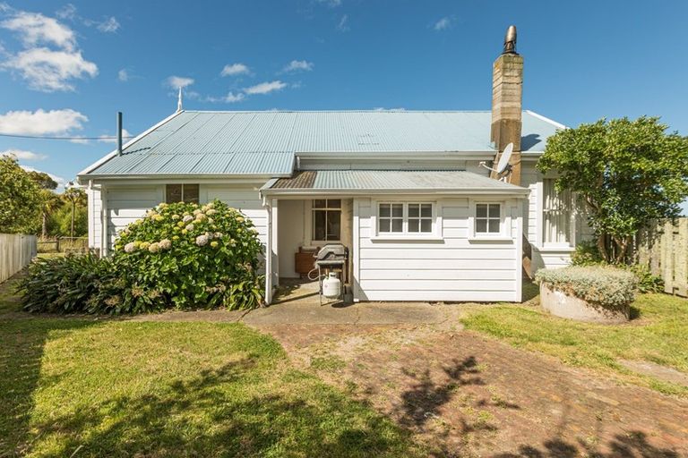 Photo of property in 8 Shoal Beach Road, Aramoana, Omakere, 4271