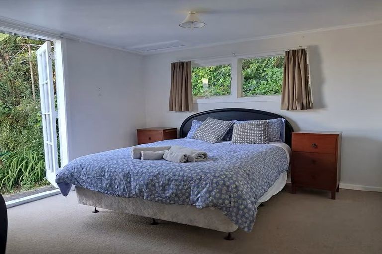 Photo of property in 107 Parkvale Road, Karori, Wellington, 6012