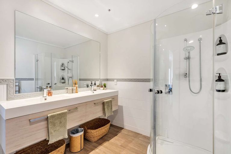 Photo of property in 12/72a Devonport Road, Tauranga, 3110