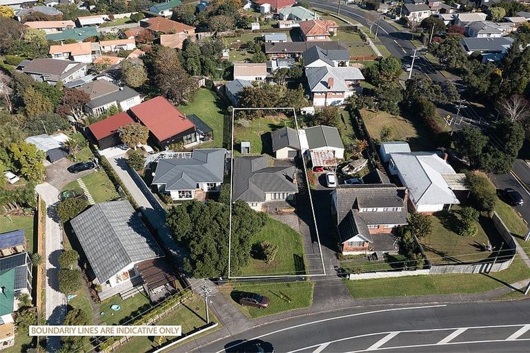 Photo of property in 46 Taikata Road, Te Atatu Peninsula, Auckland, 0610