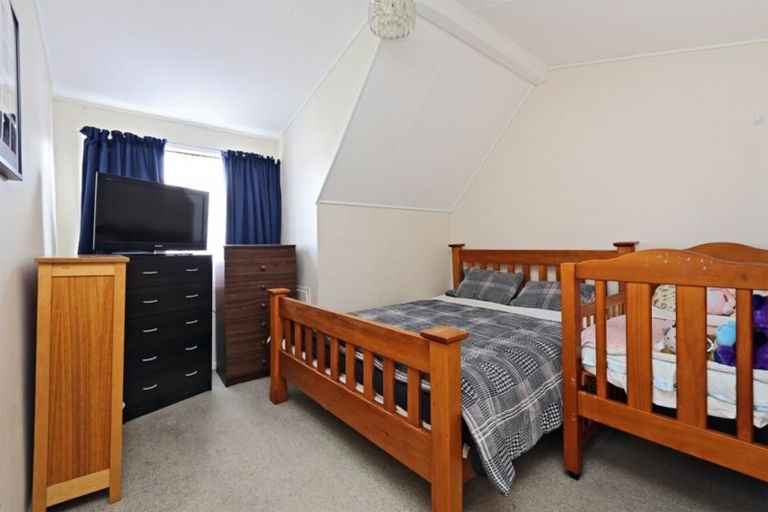 Photo of property in 2/2 Heretaunga Street East, Parkvale, Hastings, 4122