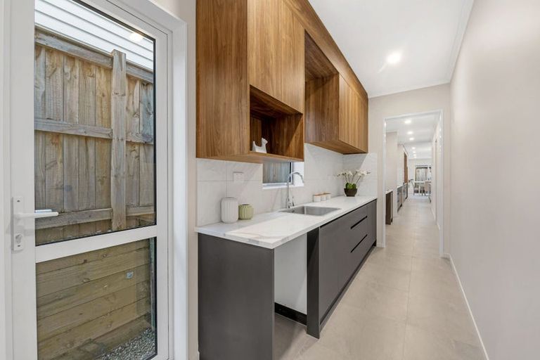 Photo of property in 18 Bushfield Drive, Flat Bush, Auckland, 2019
