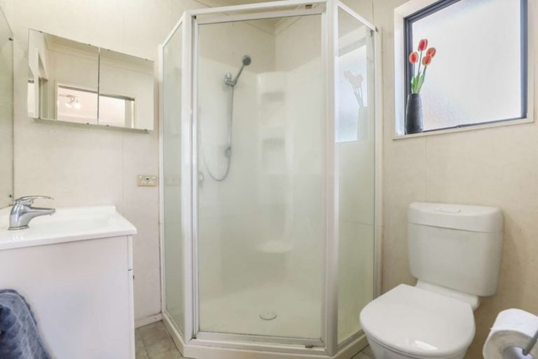 Photo of property in 34 Puriri Road, Pukekohe, 2120