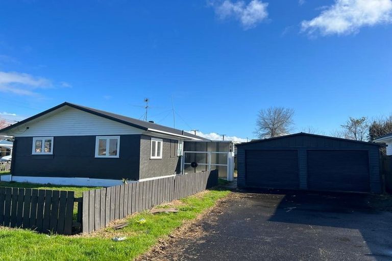Photo of property in 73a Heathdale Crescent, Papakura, 2110
