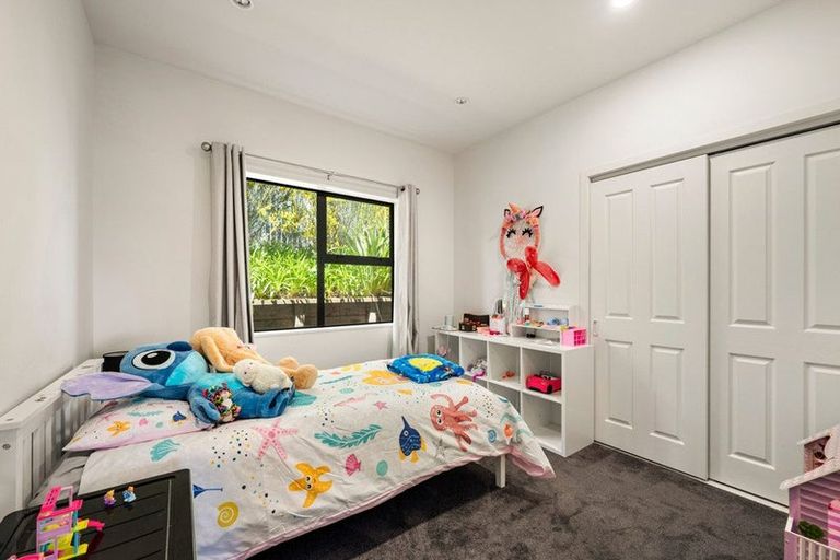 Photo of property in 11 Cabbage Tree Grove, Woodridge, Wellington, 6037