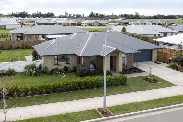 Photo of property in 47 Koura Drive, Rangiora, 7400