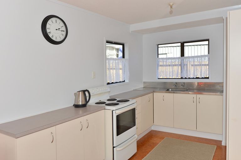 Photo of property in 17 Great North Road, Te Kamo, Whangarei, 0112