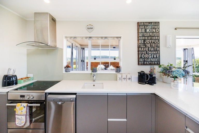 Photo of property in 33 Victoria Street, Foxton, 4814