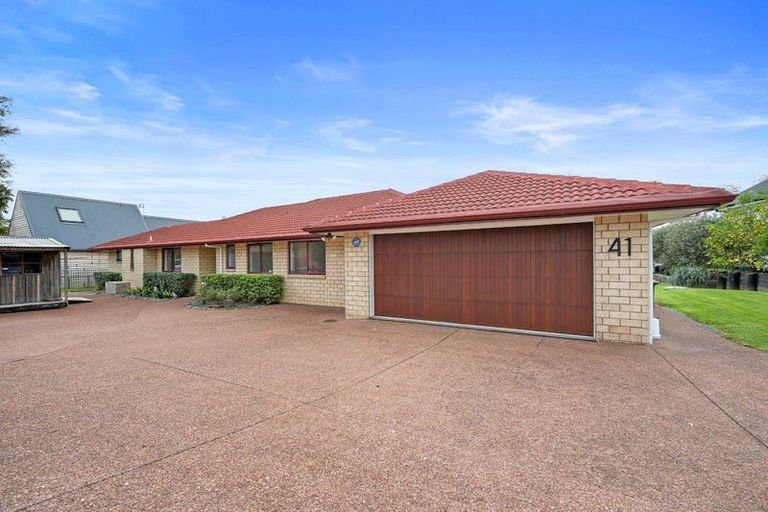 Photo of property in 41 Kent Terrace, Riverhead, 0820