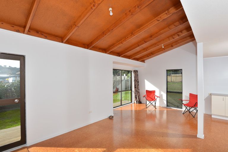 Photo of property in 17 Great North Road, Te Kamo, Whangarei, 0112