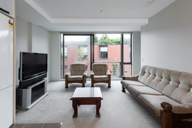 Photo of property in Nouvo Apartments, 2j/21 Rugby Street, Mount Cook, Wellington, 6021