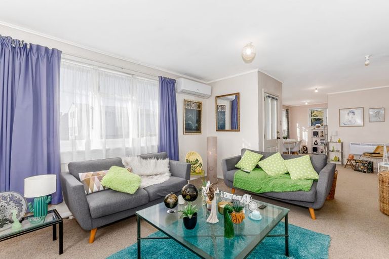 Photo of property in 10 Miranda Street, Cannons Creek, Porirua, 5024