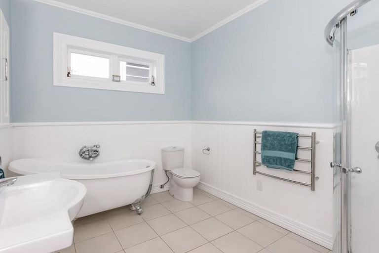 Photo of property in 7 Kowhai Street, Helensville, 0800