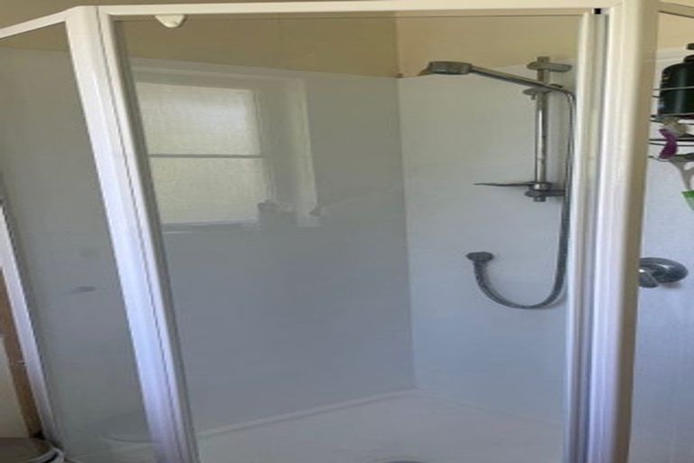 Photo of property in 1/72 Nikau Street, New Lynn, Auckland, 0600