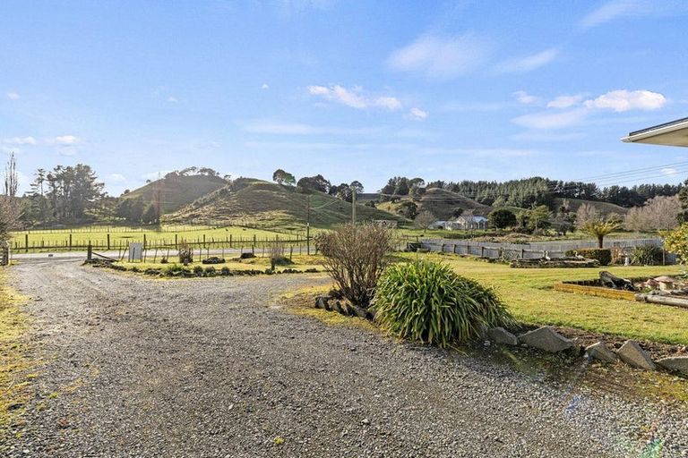 Photo of property in 67 Ongo Road, Hunterville, 4730