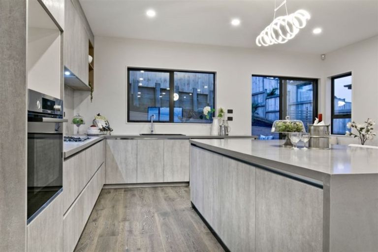 Photo of property in 8 Harvest Avenue, Orewa, 0931