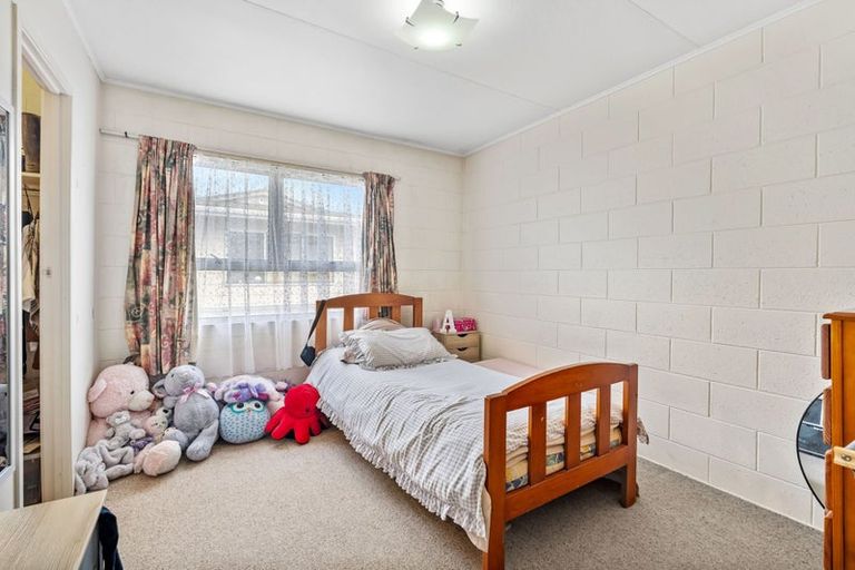Photo of property in 2/5 Second Avenue, Avenues, Whangarei, 0110