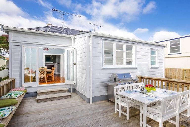 Photo of property in 7 Kowhai Street, Helensville, 0800