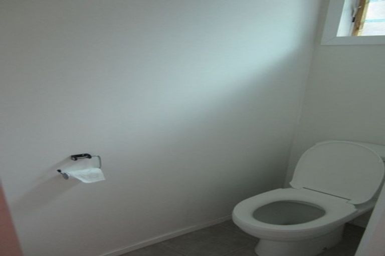 Photo of property in 32 Drome View Place, Beach Haven, Auckland, 0626