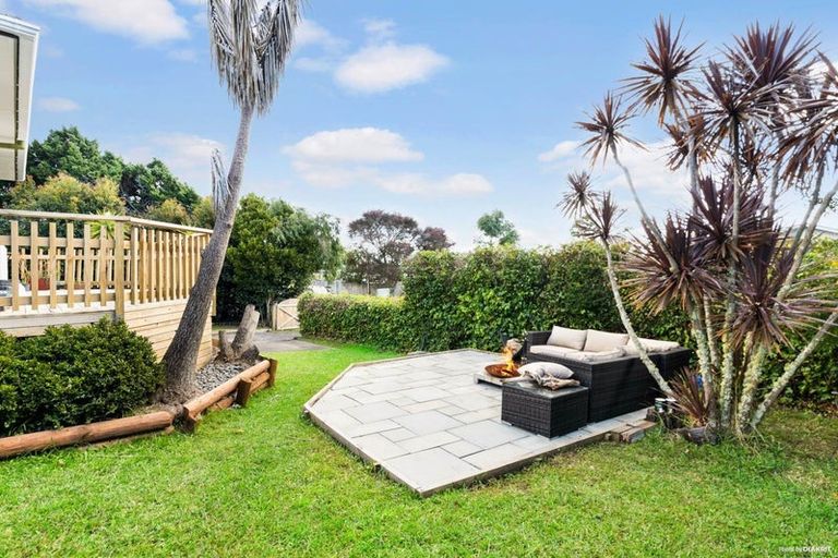Photo of property in 2 Surman Place, Glen Eden, Auckland, 0602