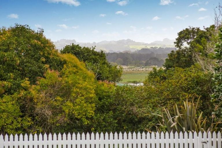 Photo of property in 7 Kowhai Street, Helensville, 0800