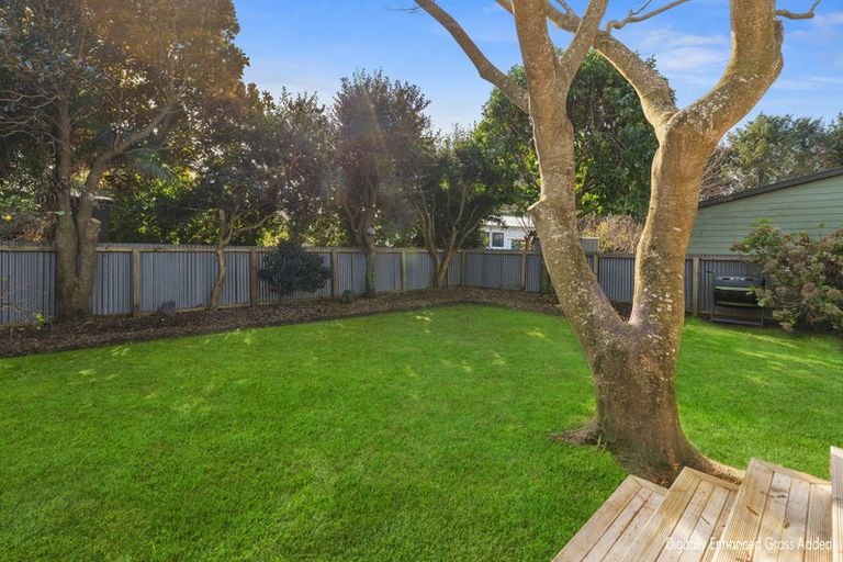 Photo of property in 24 Pukeroa Place, Papakura, 2110