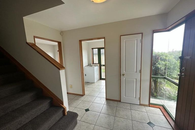 Photo of property in 15 Rosebay Rise, Henderson, Auckland, 0610