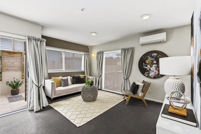 Photo of property in 16b Lincoln Avenue, Tawa, Wellington, 5028