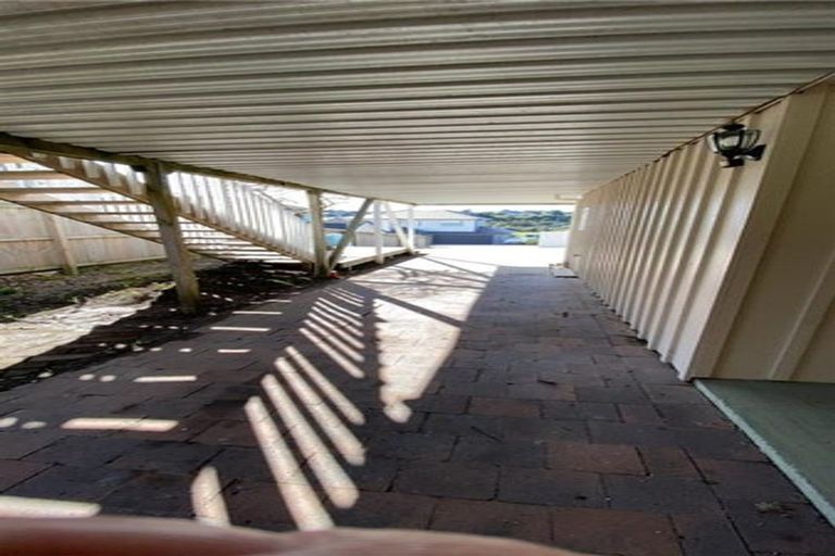 Photo of property in 10 Pae Moana Place, Stanmore Bay, Whangaparaoa, 0932