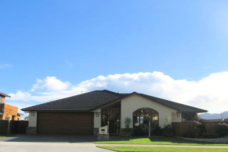 Photo of property in 16 Millennium Hill, Paraparaumu, 5032