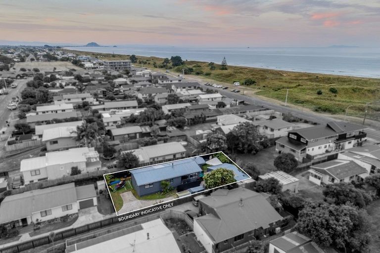 Photo of property in 37b Simpson Road, Papamoa Beach, Papamoa, 3118