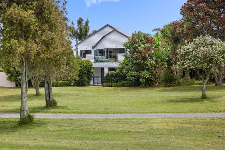 Photo of property in 16 Santa Barbara Drive, Papamoa Beach, Papamoa, 3118