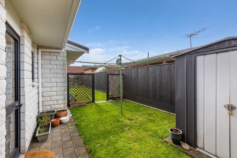 Photo of property in 1 Mangorei Road, Merrilands, New Plymouth, 4312