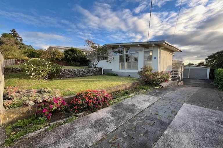 Photo of property in 24 Stanley Road, Glenfield, Auckland, 0629