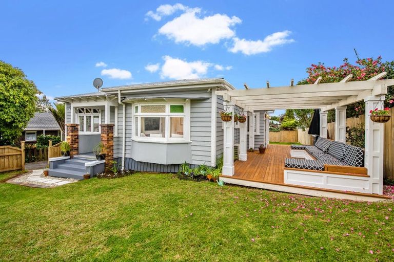 Photo of property in 35 Helvetia Road, Pukekohe, 2120
