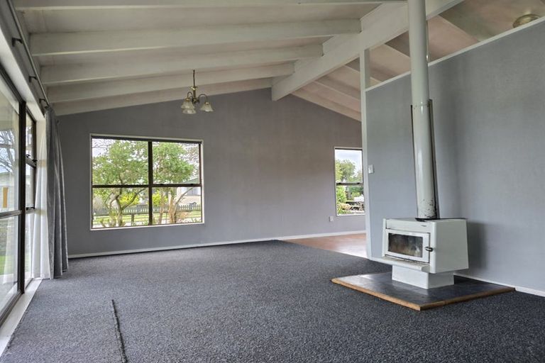 Photo of property in 15 Leeton Drive, Waipukurau, 4200