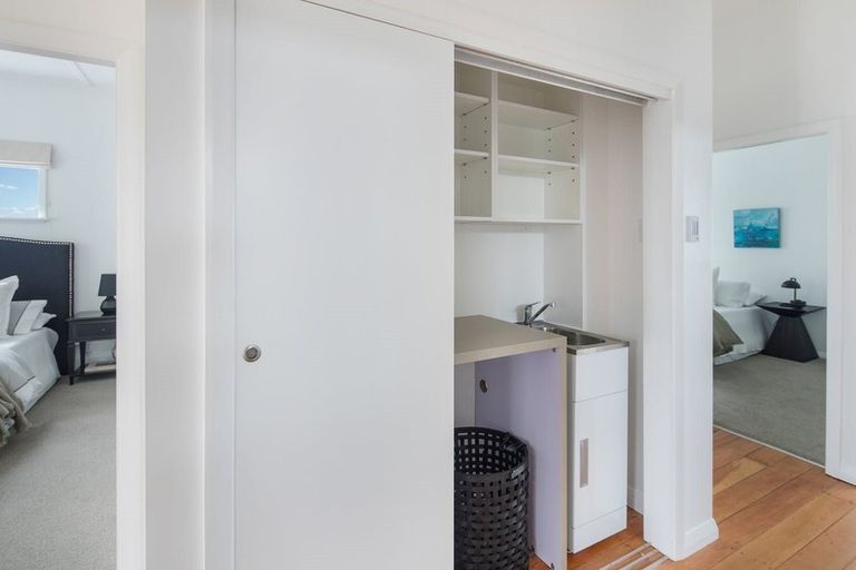 Photo of property in 41 Overtoun Terrace, Hataitai, Wellington, 6021